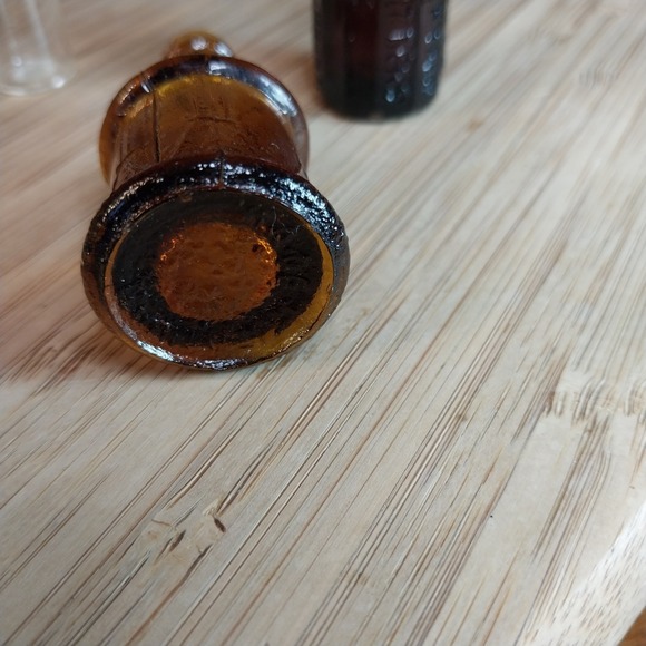 Vtg Lot Of 3 Miniature Bitters Bottles.Purple 2", Amber Wheaton 2", Clear 1 1/4" - Picture 12 of 14